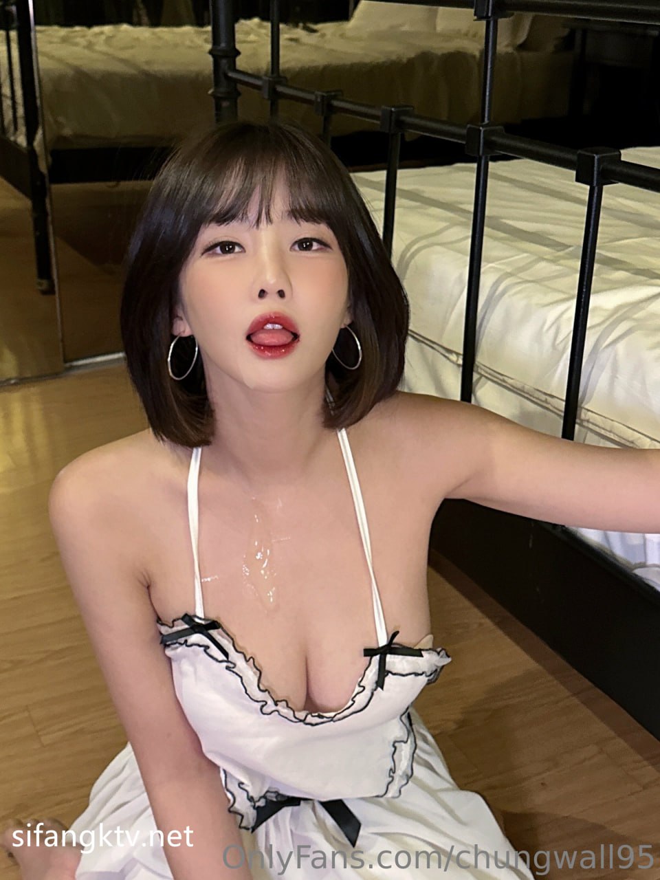 【2023-08-04】Video of virginity being stolen on a yacht.m4v