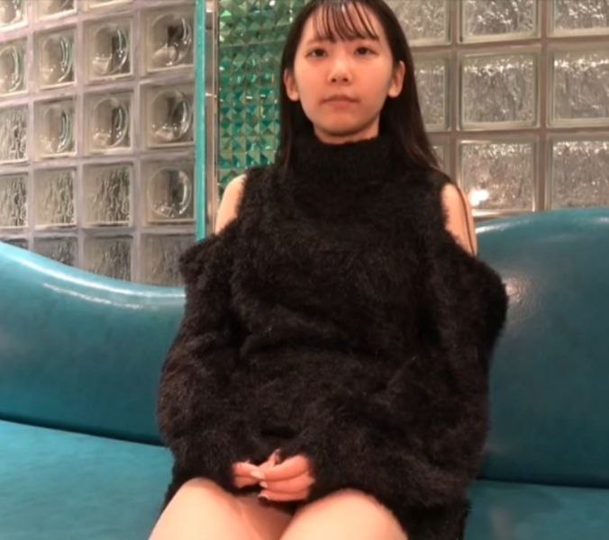 淫乱KTV包间，两男两女激情啪啪